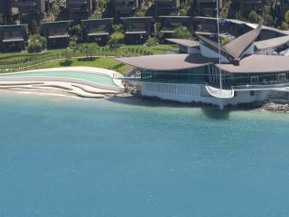 Hamilton Island Yacht Club Villas