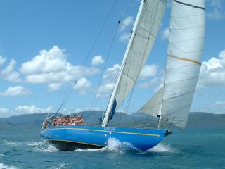 Adventure Sailing in the Whitsundays with Southern Cross